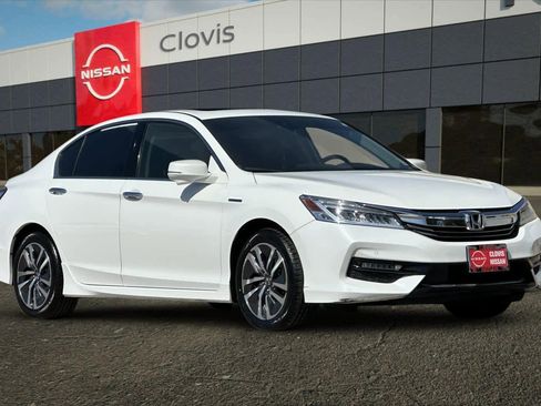 Used 2017 Honda Accord Touring image 10