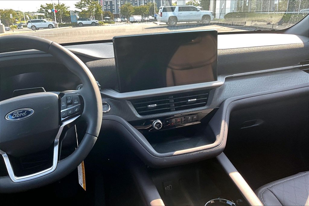 New 2026 Ford Explorer Platinum RWD image 7