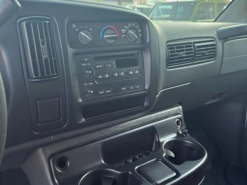 Used 2002 Chevrolet Express 3500 Extended Passenger RWD image 13