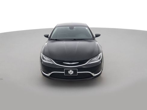 Used 2017 Chrysler 200 Limited Platinum image 2