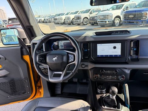 Used 2022 Ford Bronco Black Diamond image 16