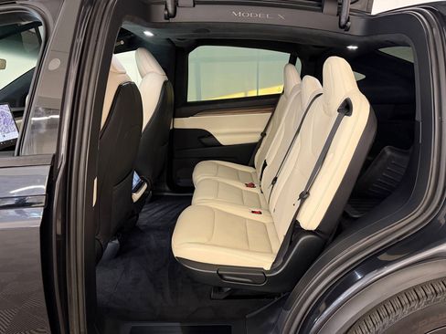 Used 2024 Tesla Model X image 15