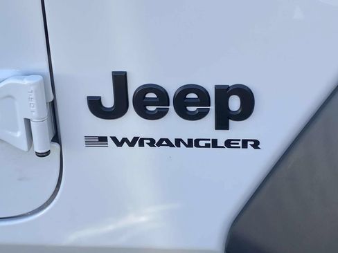 Used 2024 Jeep Wrangler Unlimited Sport AWD/4WD image 12