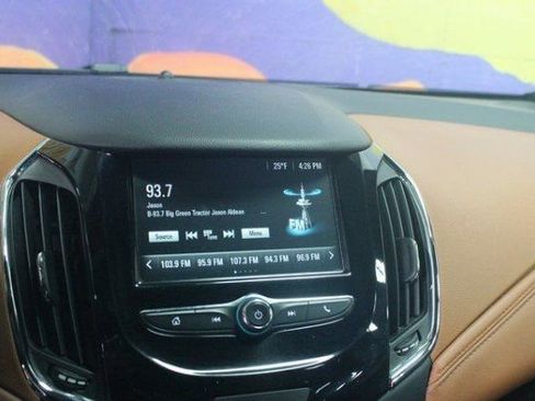 Used 2018 Chevrolet Cruze Premier image 15