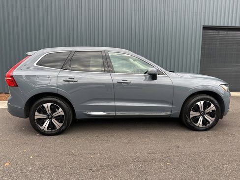 Used 2023 Volvo XC60 T8 Plus image 8