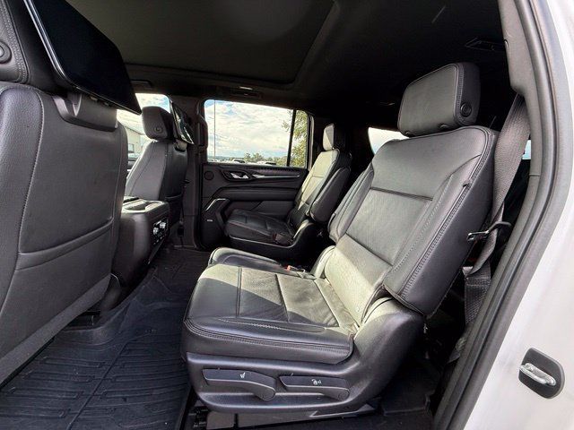 Used 2021 GMC Yukon XL Denali w/ Denali Ultimate Package AWD/4WD image 13