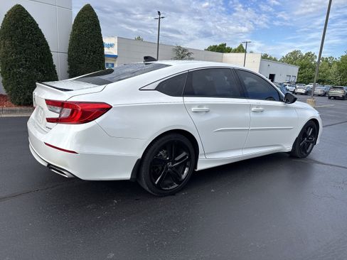 Used 2021 Honda Accord Sport image 4