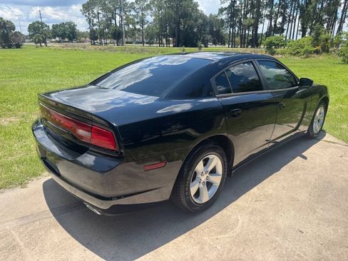 Used 2013 Dodge Charger SE w/ Connectivity Group RWD image 4