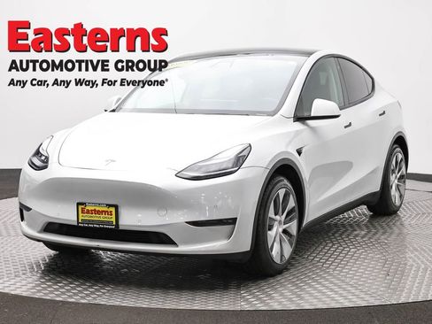 Used 2020 Tesla Model Y Long Range image 1