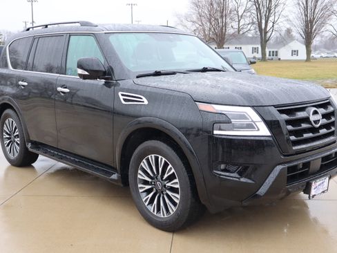Used 2024 Nissan Armada SL w/ Midnight Edition Package AWD/4WD image 4