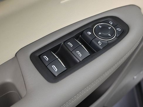 Used 2023 Cadillac XT6 Premium Luxury w/ Technology Package image 18