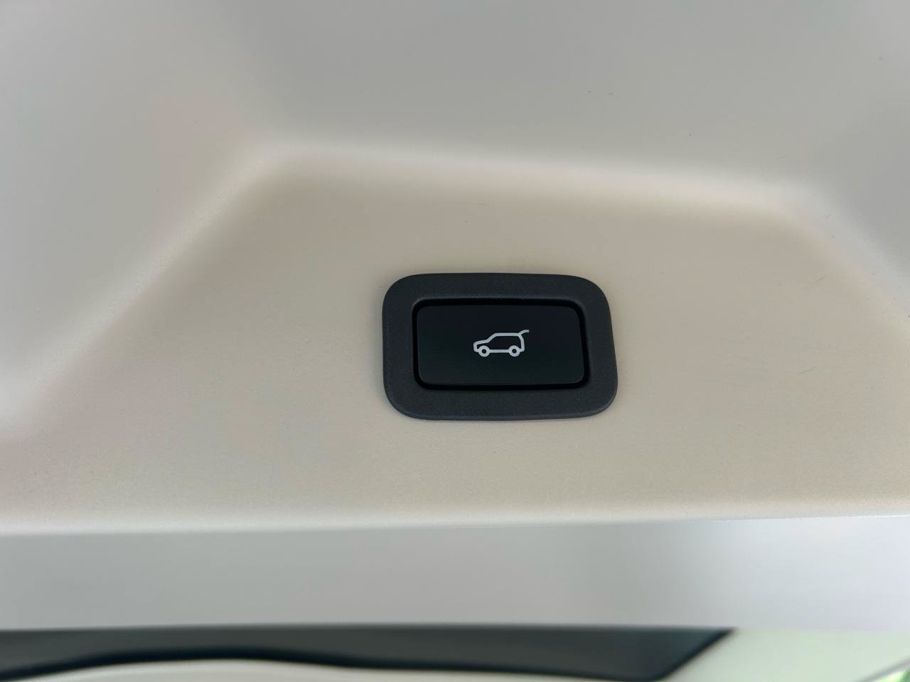 Used 2018 Land Rover Range Rover HSE AWD/4WD image 22