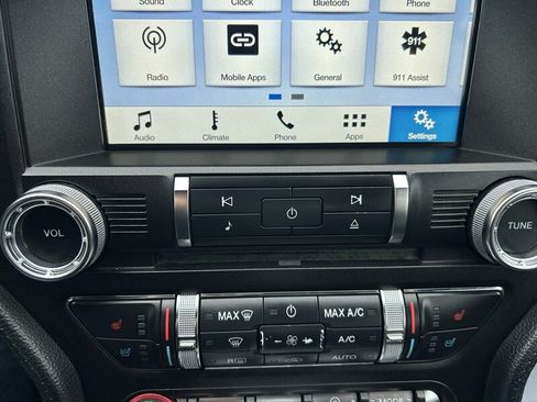 Used 2018 Ford Mustang Premium RWD image 14