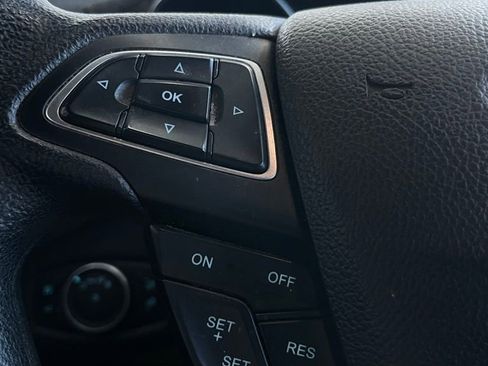 Used 2019 Ford Escape SE image 24