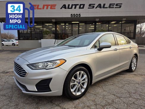 Used 2019 Ford Fusion SE image 1