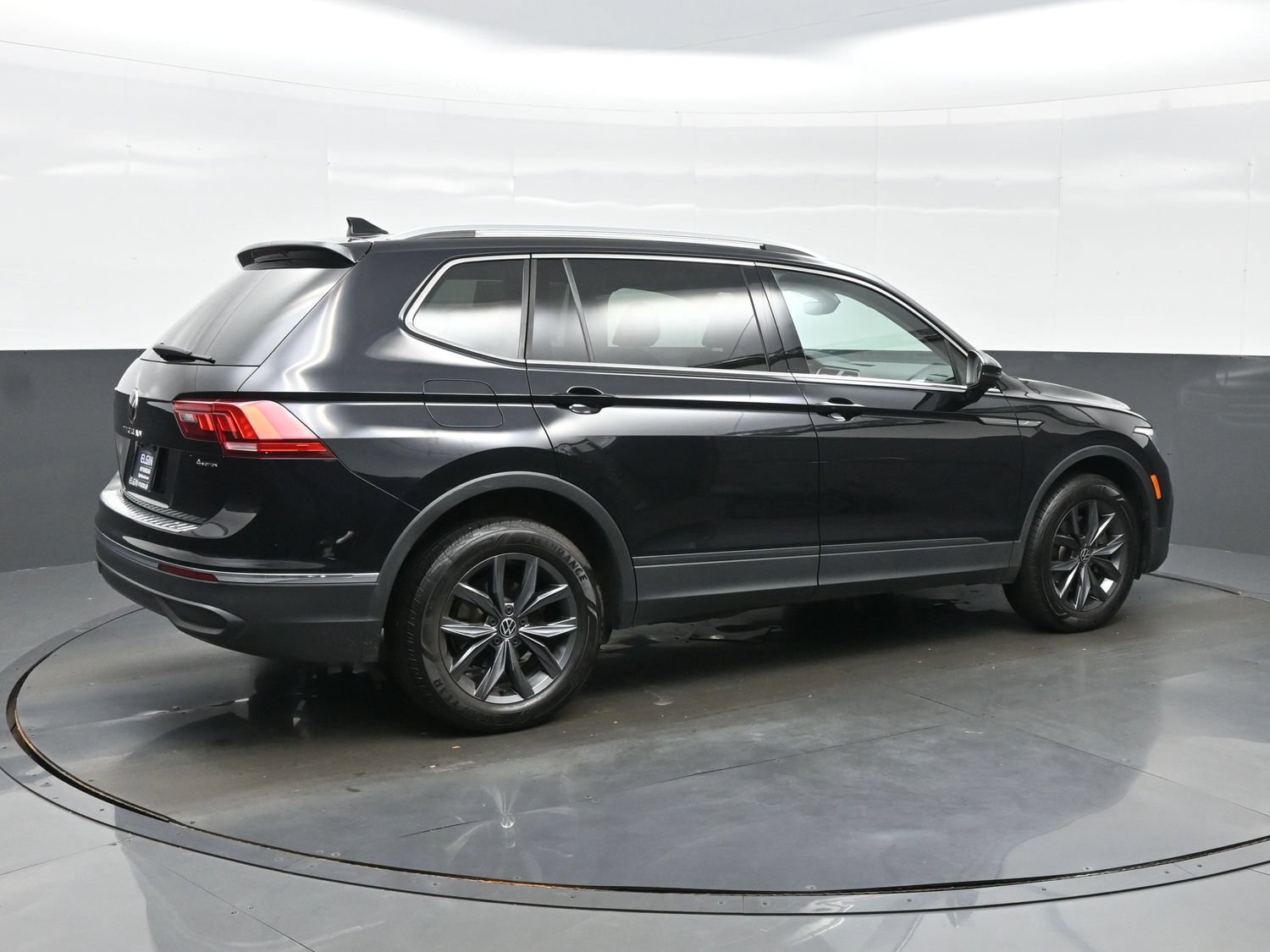 Used 2022 Volkswagen Tiguan SE AWD/4WD image 6
