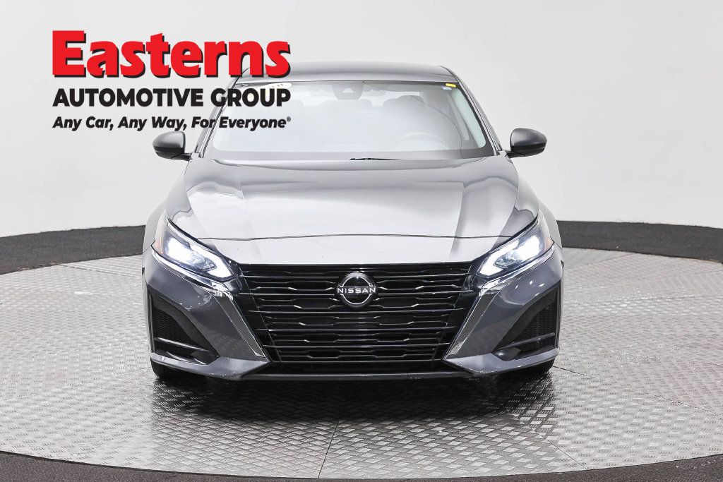 Used 2024 Nissan Altima 2.5 SV FWD image 4