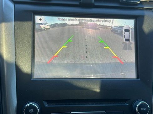 Used 2018 Ford Fusion SE w/ Fusion SE Technology Package image 24