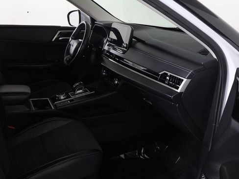 Used 2024 Mitsubishi Outlander SE AWD/4WD image 25