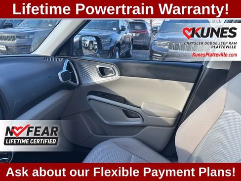 Used 2025 Kia Soul LX image 27