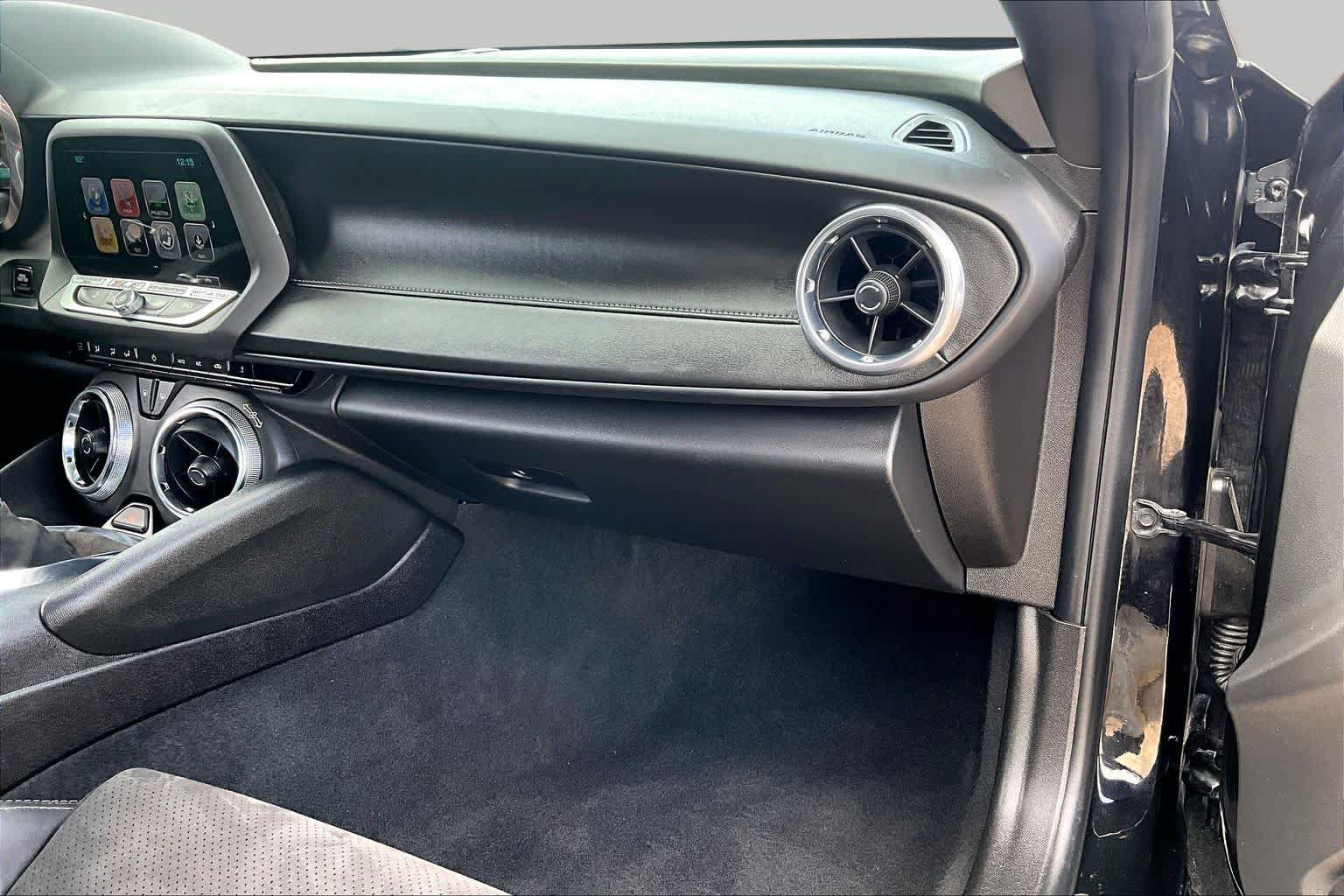 Used 2018 Chevrolet Camaro SS RWD image 19