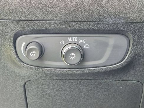 Used 2024 Buick Encore GX Preferred w/ Comfort Package FWD image 14