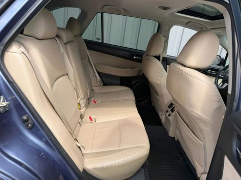 Used 2017 Subaru Outback 2.5i Limited AWD/4WD image 14
