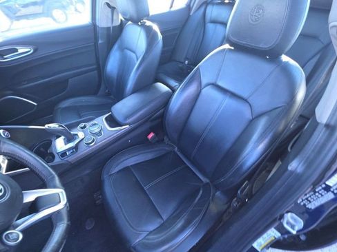 Used 2020 Alfa Romeo Giulia Ti w/ Nero Edizione image 10