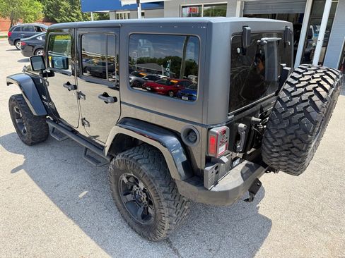 Used 2015 Jeep Wrangler Unlimited Sahara AWD/4WD image 7