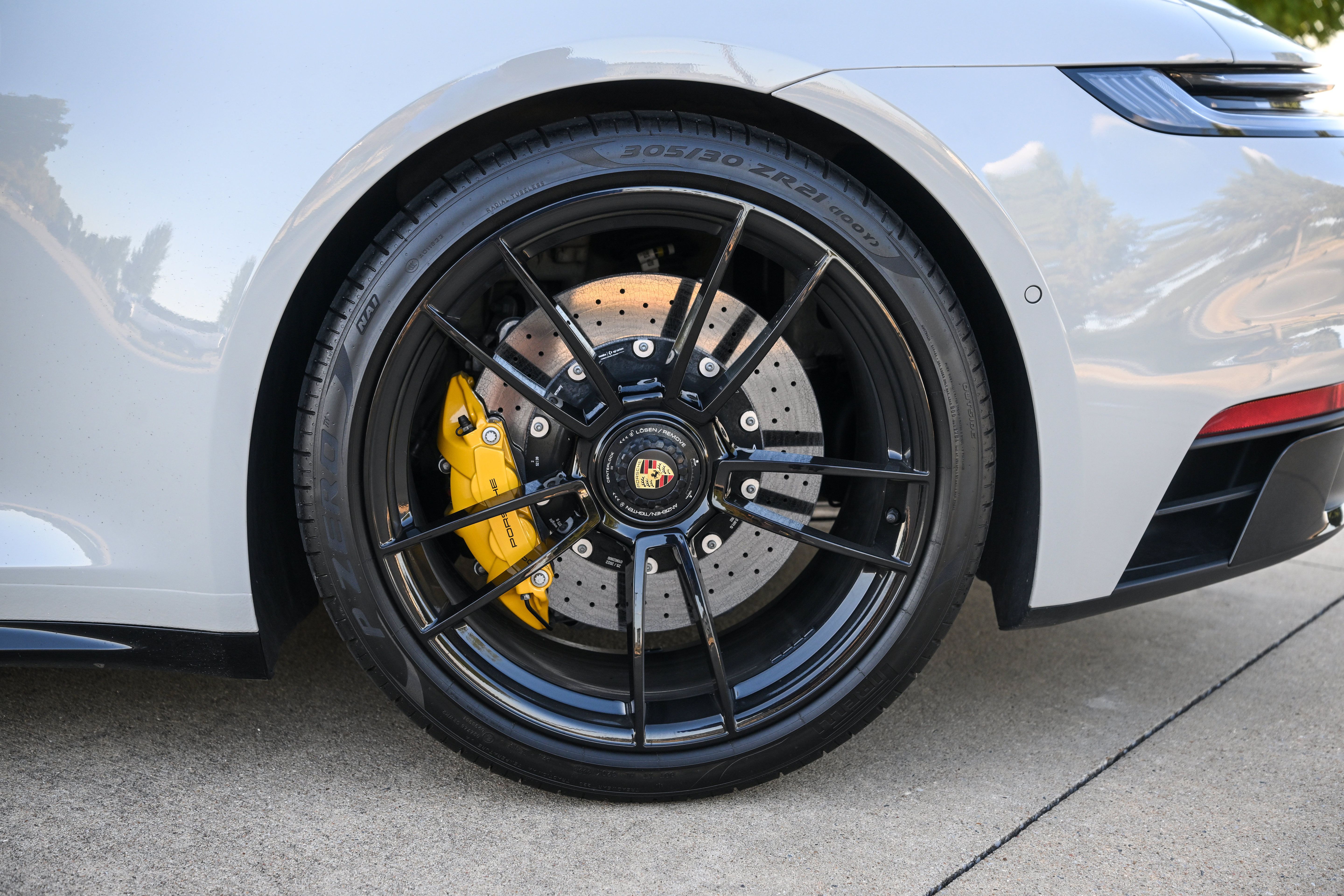 Used 2022 Porsche 911 AWD/4WD image 40