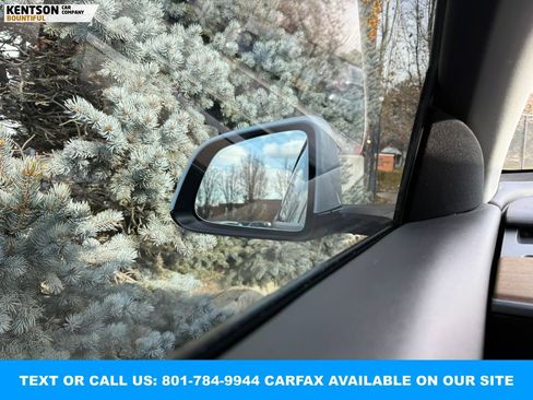 Used 2022 Tesla Model Y Long Range image 18