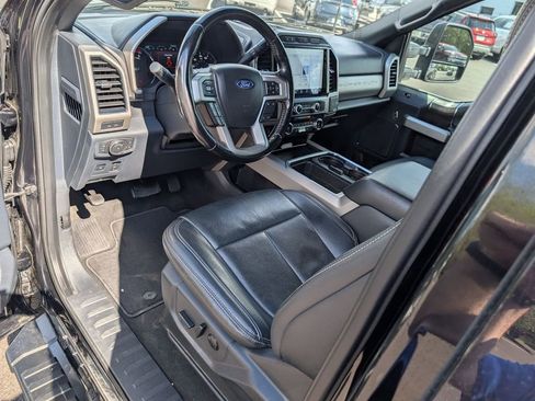 Used 2022 Ford F250 Lariat w/ Black Appearance Package image 10