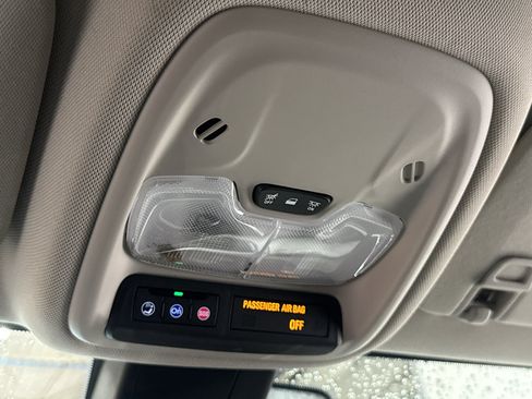 Used 2022 Buick Encore GX Select FWD image 35