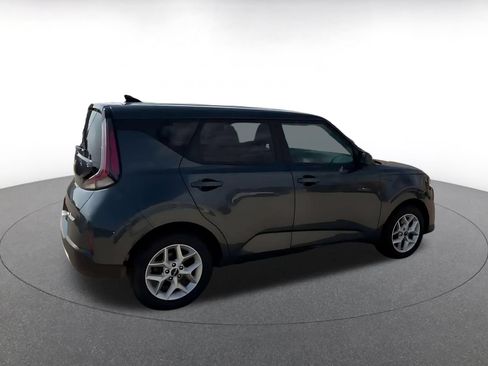 Used 2025 Kia Soul LX w/ LX Technology Package FWD image 14