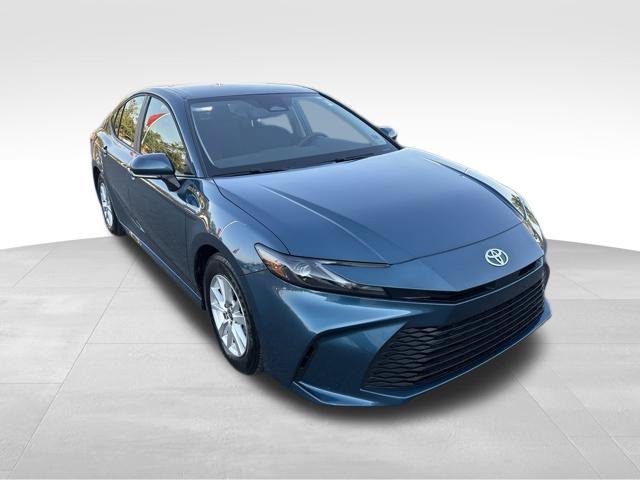 Used 2025 Toyota Camry LE FWD image 7