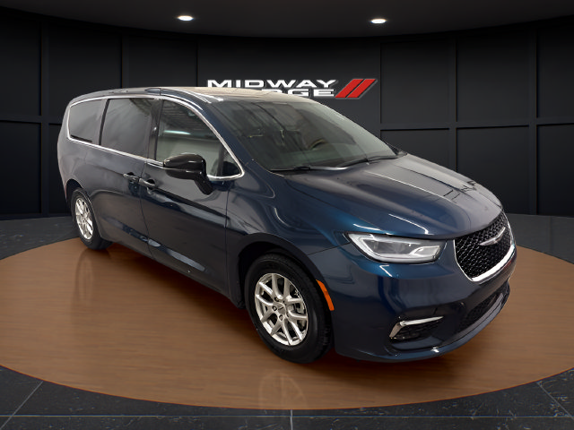 Used 2025 Chrysler Pacifica Select FWD image 1