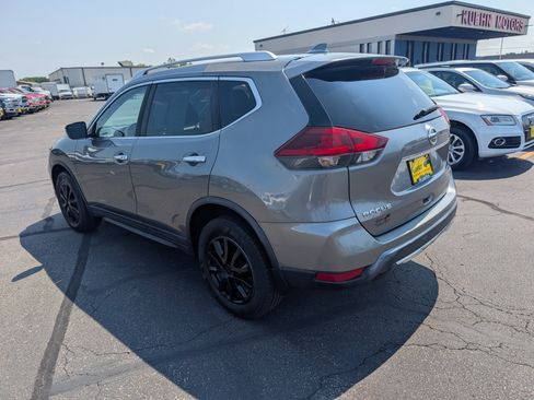 Used 2018 Nissan Rogue SV AWD/4WD image 6