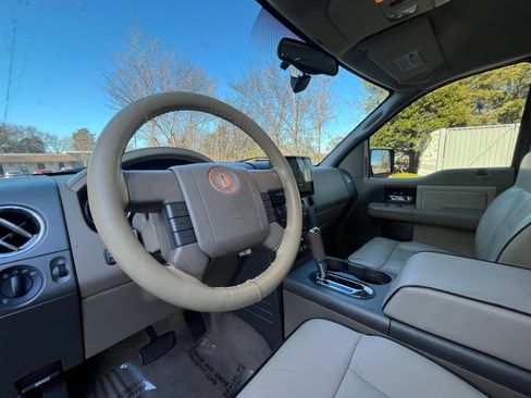 Used 2006 Lincoln Mark LT 4x4 image 19