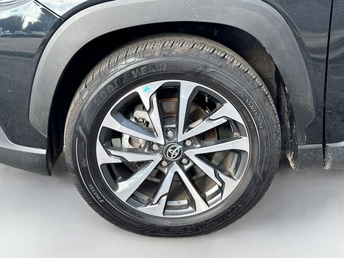 Used 2024 Toyota Corolla Cross XLE w/ Convenience Package image 30