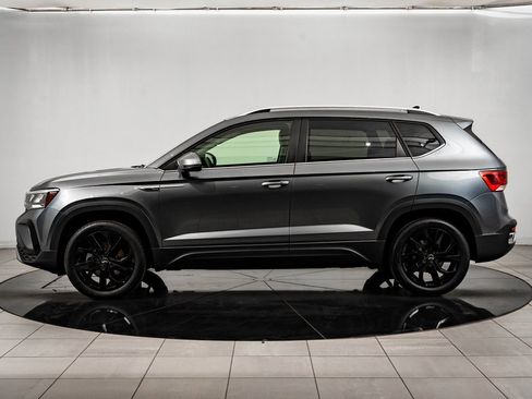 Used 2024 Volkswagen Taos SE image 12