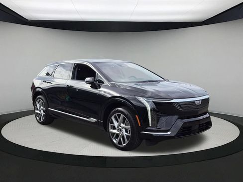 Used 2027 Cadillac Optiq Luxury RWD image 7