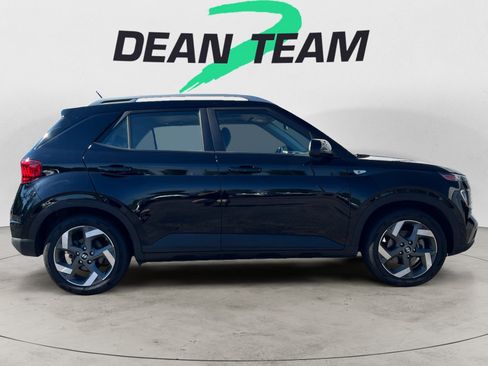 Used 2024 Hyundai Venue SEL FWD image 9