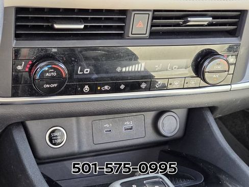 Used 2023 Nissan Rogue SV w/ SV Premium B Package FWD image 24