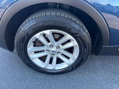 Used 2016 Ford Explorer XLT w/ Equipment Group 202A image 12