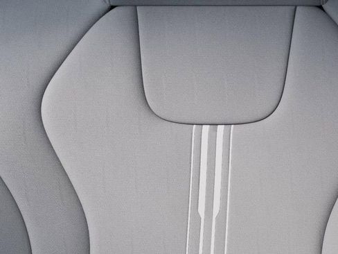 New 2025 Hyundai Elantra Sport image 18