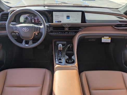 Used 2026 Toyota Crown Signia image 16