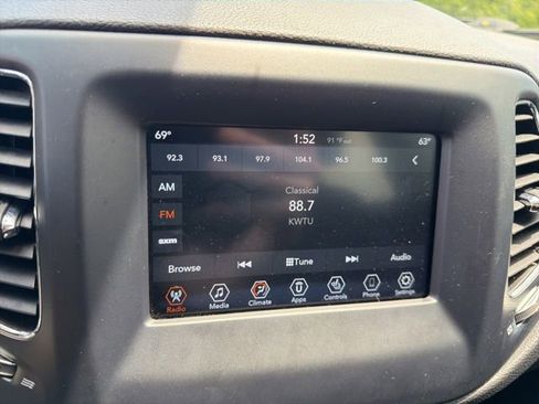 Used 2021 Jeep Compass Latitude w/ Convenience Group AWD/4WD image 17