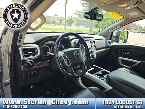 Used 2017 Nissan Titan SL w/ SL Towing Convenience Package image 11