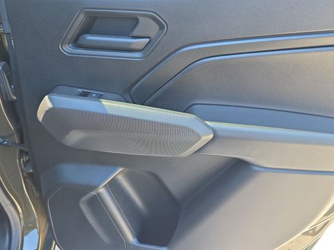 Used 2025 Chevrolet Colorado Trail Boss image 12