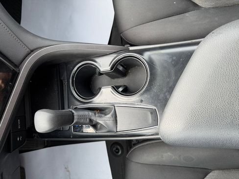 Used 2019 Toyota Camry LE image 21